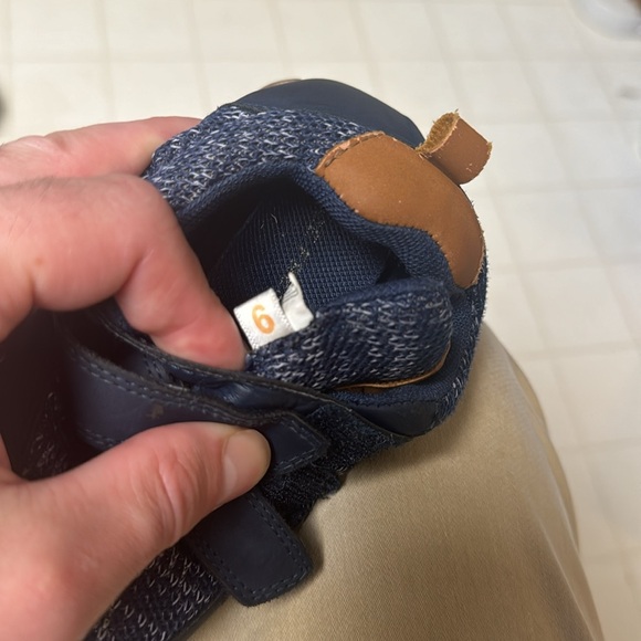 Size 6 toddler Carter’s sneakers. - Picture 5 of 5